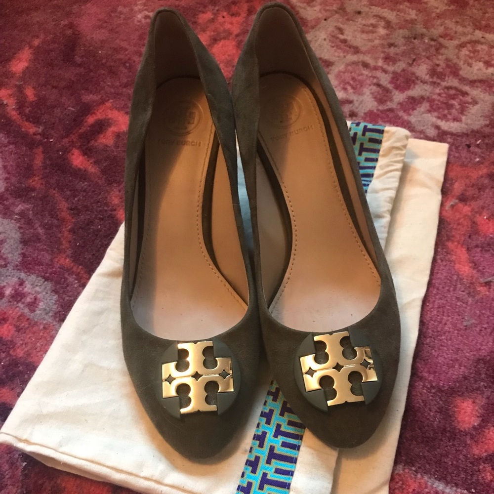 On SALE! Barely worn moss green Tory Burch wedges